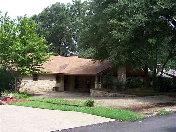 4th image of 116 Angelina Dr