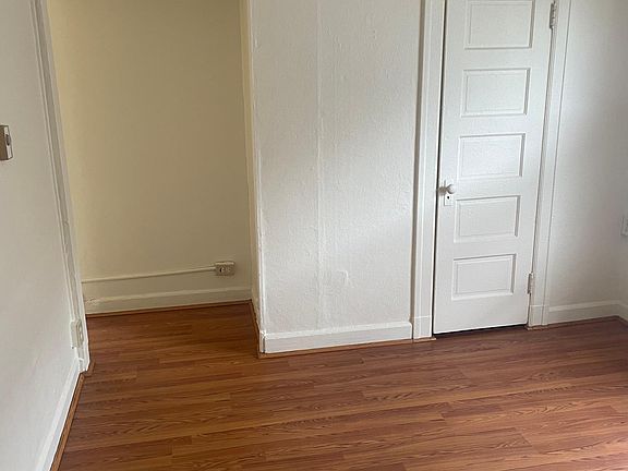 4th image of 3-2303 Colby Ave #3