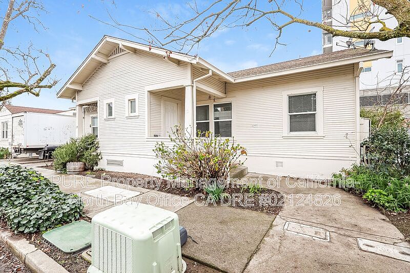 1st image of 73 Brookwood Ave