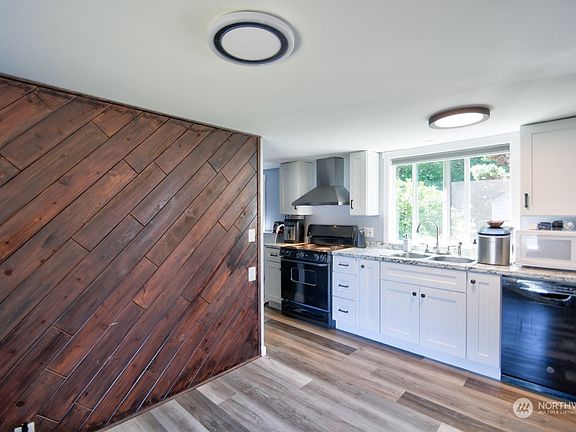 5th image of 9900 Blomberg Street SW #22