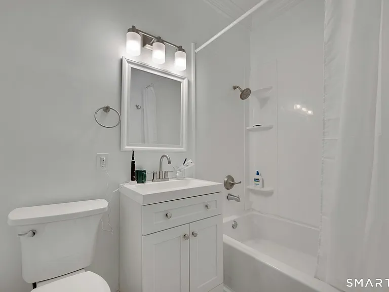 44 Strawberry Hill Ave #12F — Photo 14