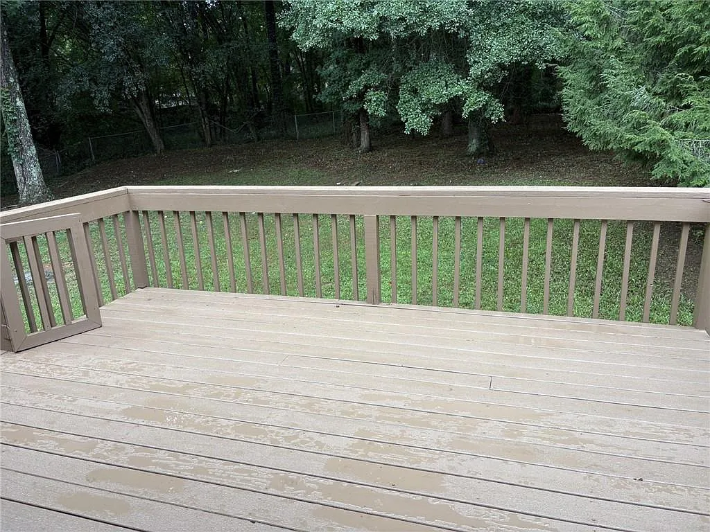 4 bed, 3.0 bath, 2360 sqft, $2,950 — Photo 4