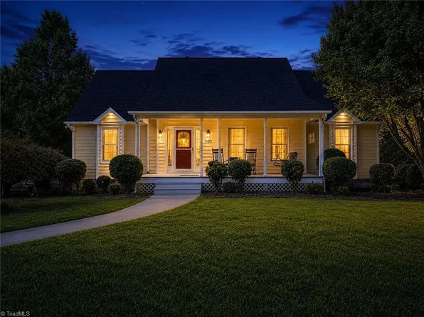 1105 Deer Run Ln, Yadkinville, NC 27055