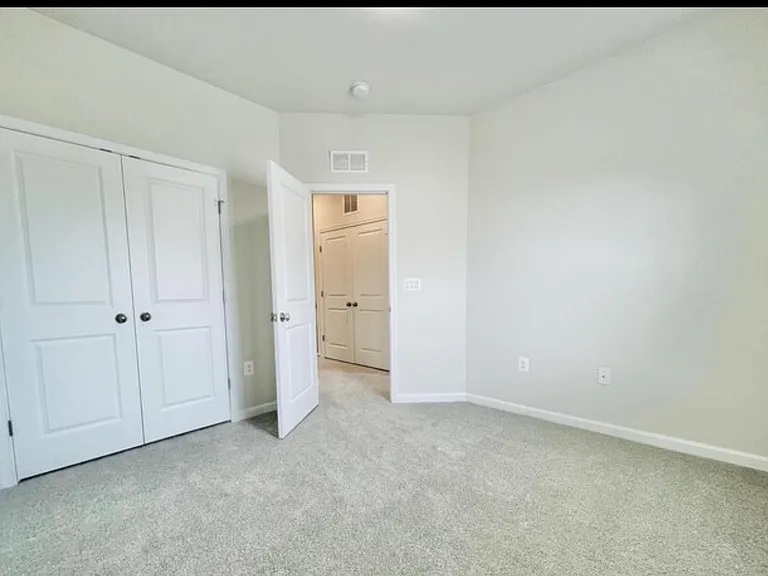 Whitson Woods Pl — Photo 7