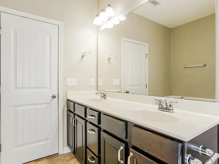 636 Smithridge Way — Photo 11