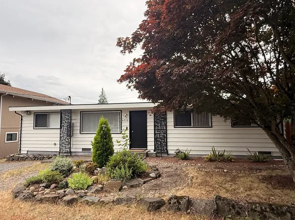 4515 NE 17th Pl, Renton, WA 98059