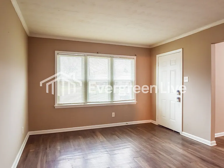3669 Bishops Bridge Rd — Photo 4