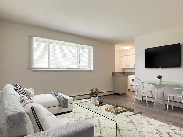 4815 46th St #4, Red Deer, AB T4N 1M9