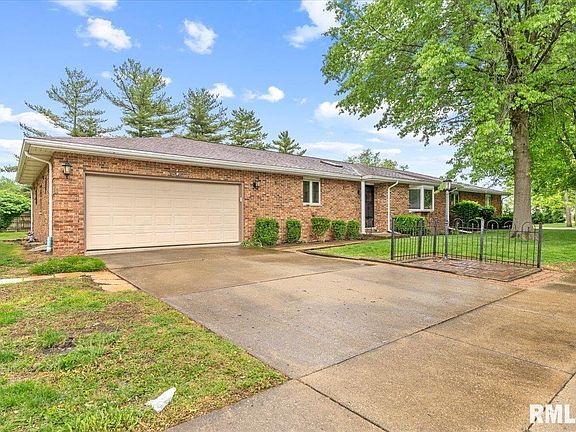 3rd image of 80 Celeste Ct