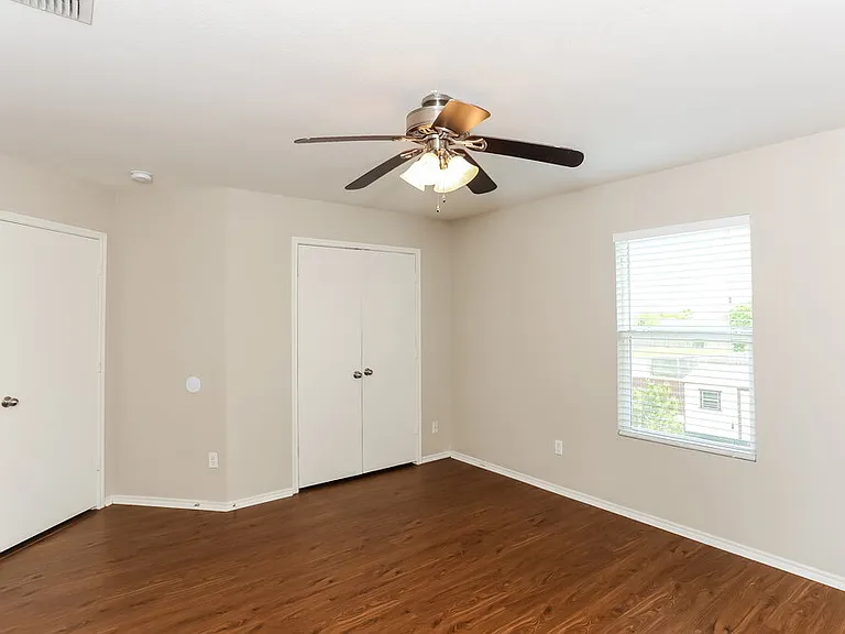 1421 Krista Dr — Photo 14