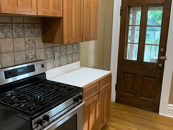 4th image of 1351 Forsythe Ave