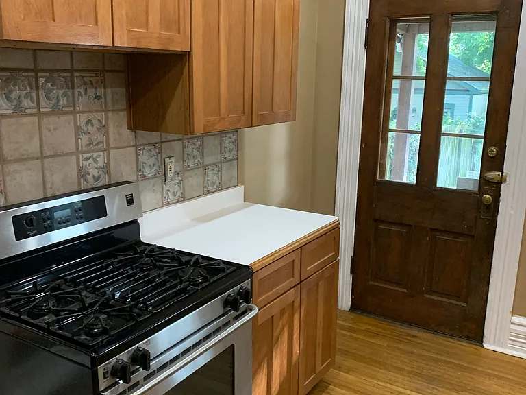 1351 Forsythe Ave — Photo 4