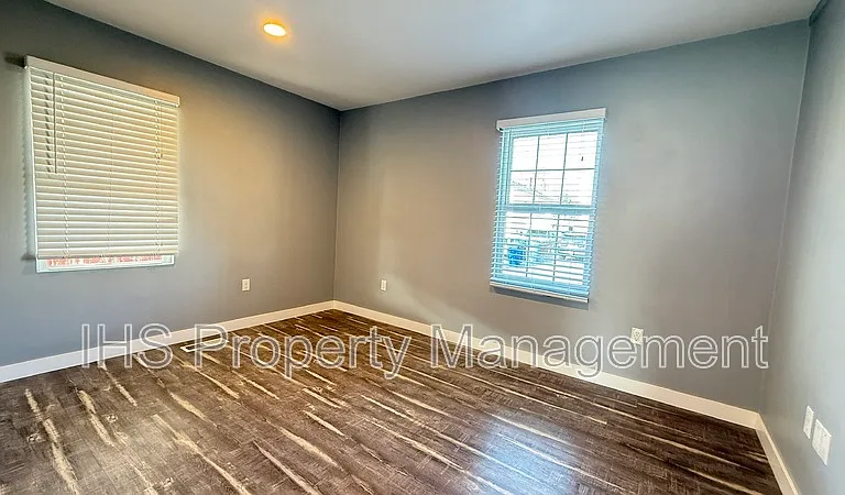 302 Bernard Ave — Photo 9