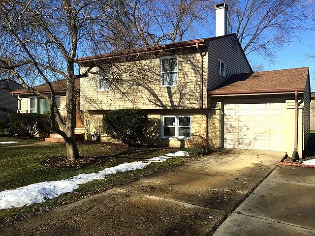 1st image of 1402 E Anderson Dr