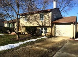 1402 E Anderson Dr, Palatine, IL 60074