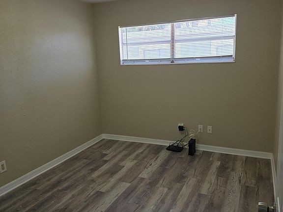 4th image of 1207 Tropic St