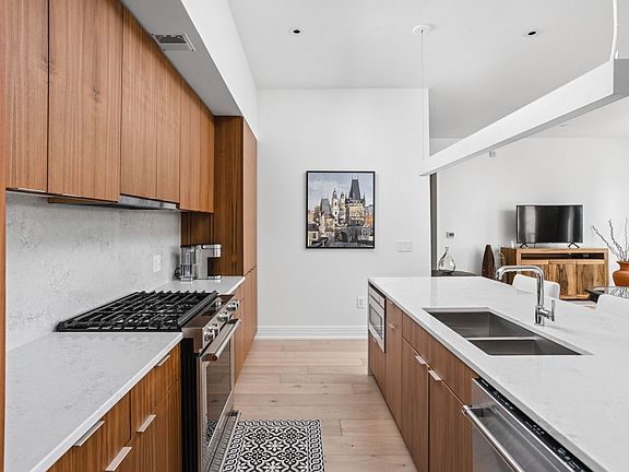 5th image of 877 N East St #405-A