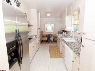 524 N Bonhill Rd, Los Angeles, CA 90049