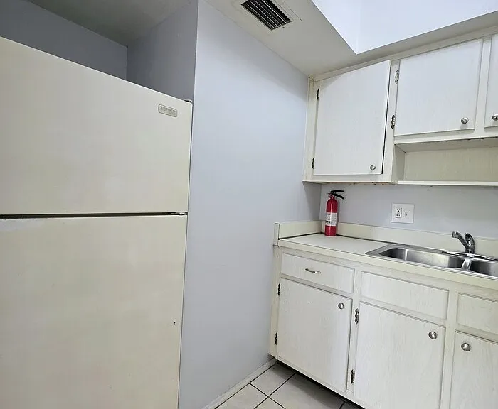 1830 Maravilla Ave #510 — Photo 9