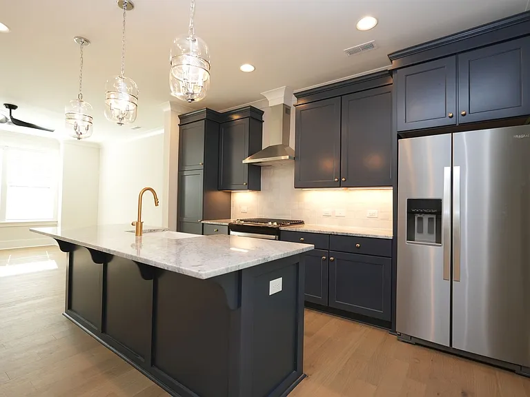 1405 Kenilworth Ave — Photo 9