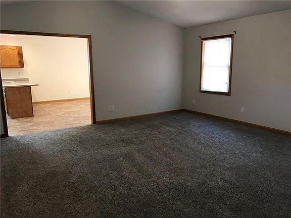 4th image of 2587 Oakmont Ct