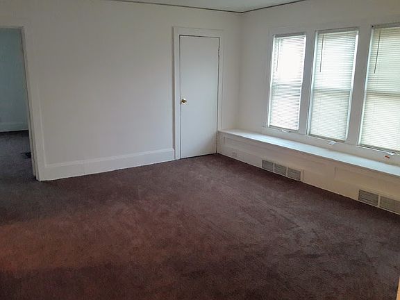 2nd image of 206 W Burleigh St