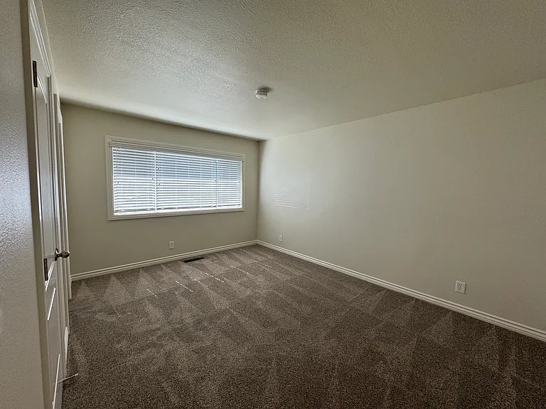 1096 Topaz Ave #1 — Photo 14