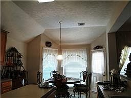 5th image of 5126 Summer Oak Dr