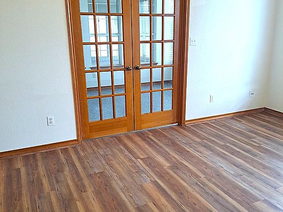 5th image of 109 Davis Dr