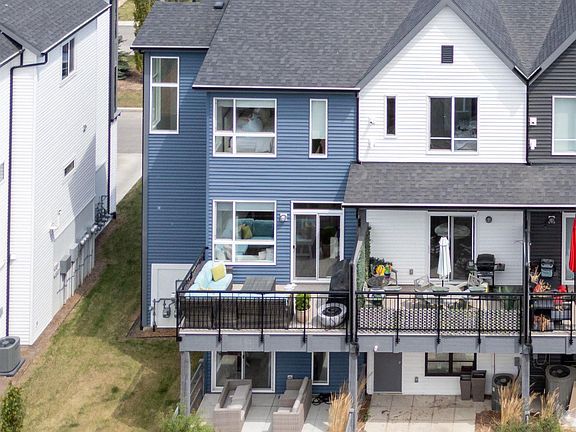 3rd image of 100 Jensen Lakes Blvd #32