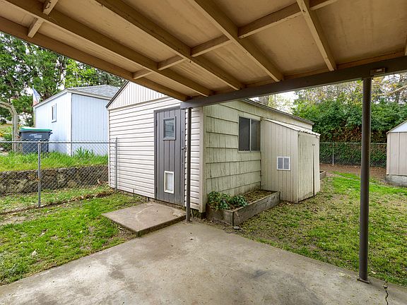 4th image of 1620 Homes Ave