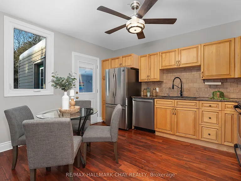 330 Shanty Bay Rd — Photo 14