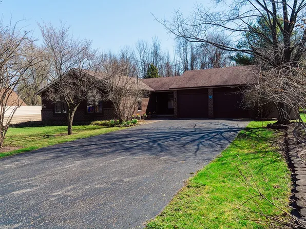 11 Hickory Way, Brockport, NY 14420