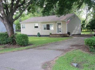 2237 Glade St, Burton, MI