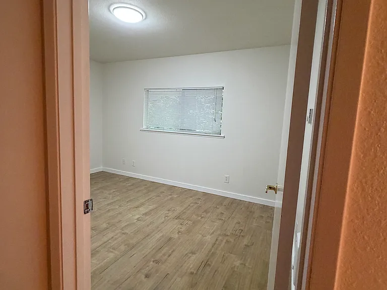 14425 NE 40th St #C102 — Photo 17