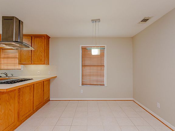 4th image of 4501 Caswell Ave