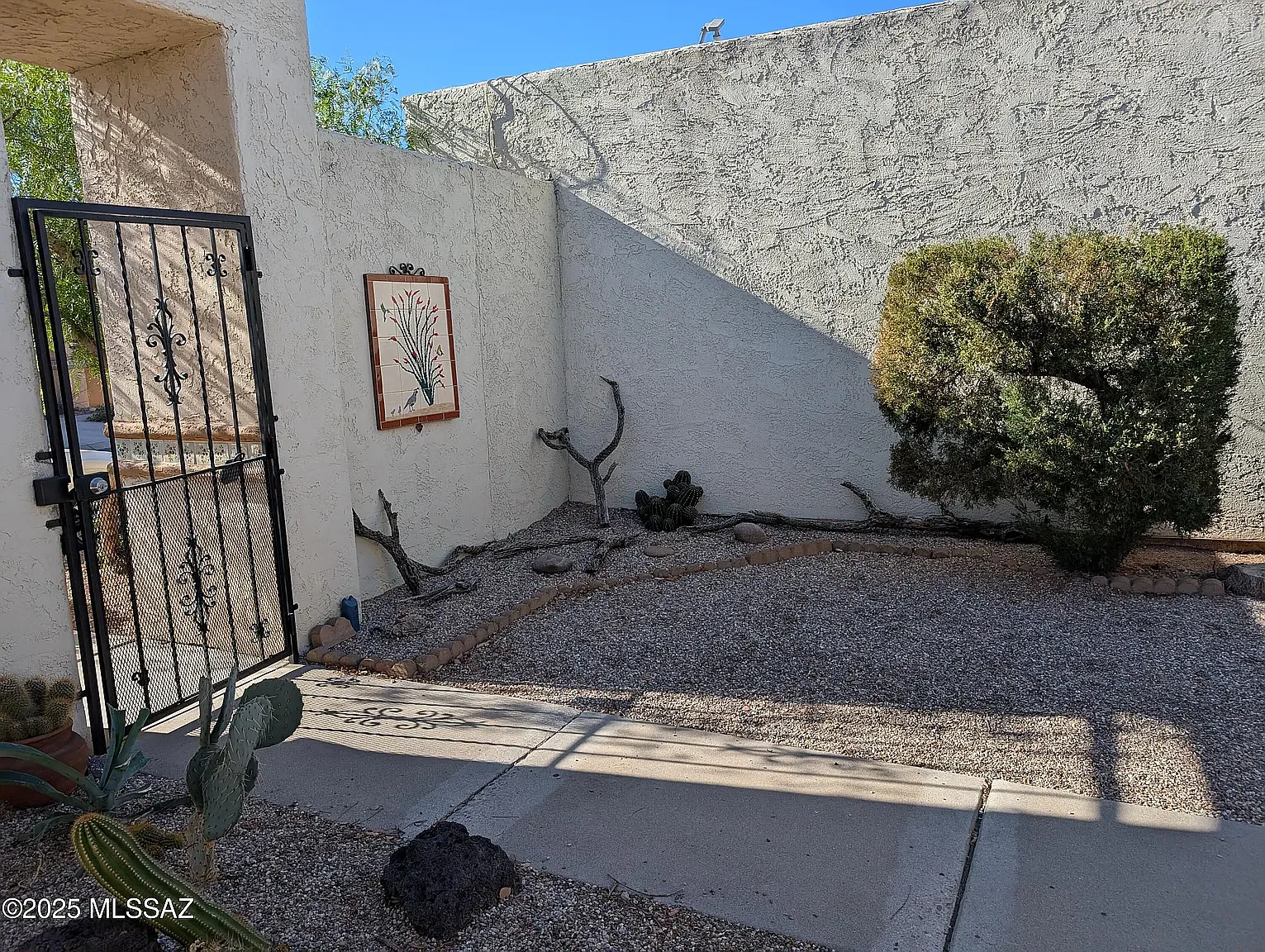 2770 W Daffodil Pl — Photo 3