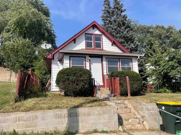 1517 W 2nd St, Sioux City, IA 51103