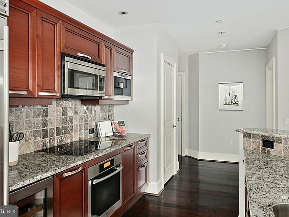 3rd image of 50 S 16th St Unit 4206