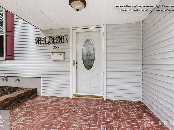 2nd image of 233 Cindy St