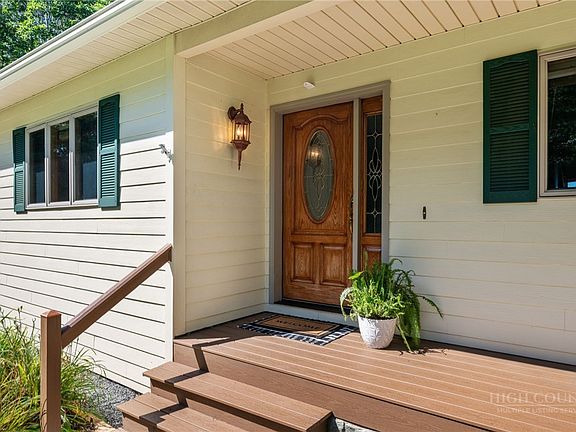 3rd image of 168 Heather Street