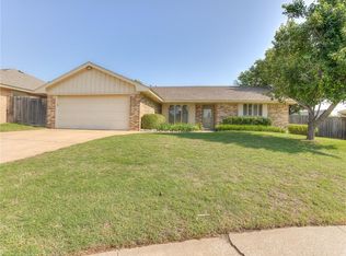7137 Woodridge Ave, Oklahoma City, OK 73132