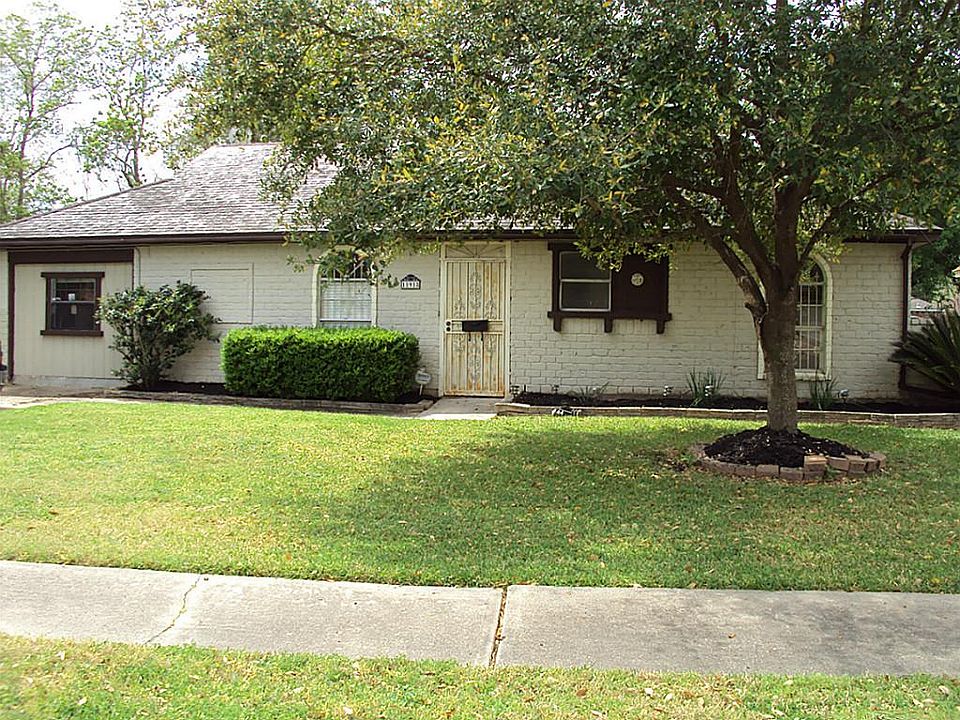 1st image of 11918 Wessex Dr