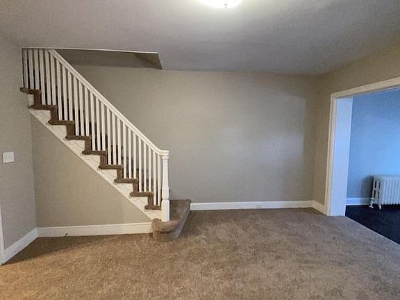 3rd image of 4424 Devereaux St