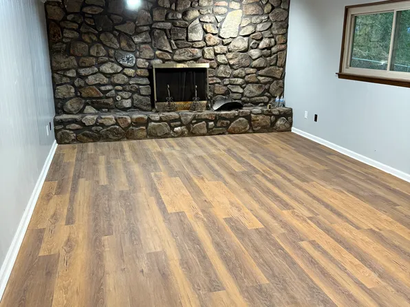 8 Queens Ct, Little Rock, AR 72211