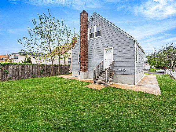 5th image of 301 Merrifield Avenue