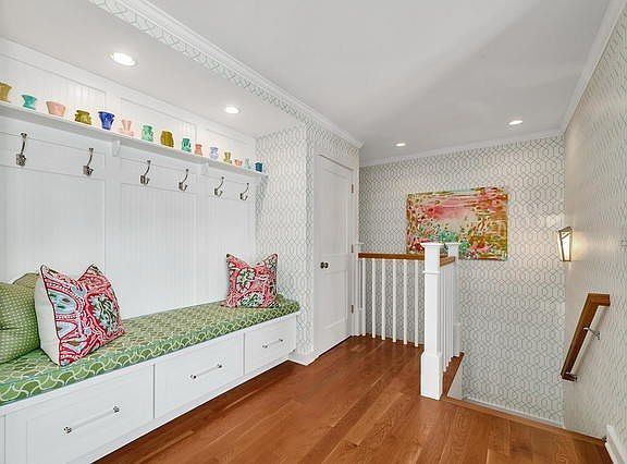 5th image of 104 Briarwood Cir