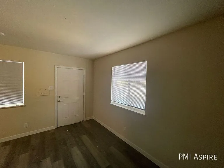 2376 N Emporia St — Photo 8