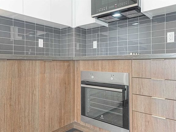4th image of 297 Oak Walk Dr #408