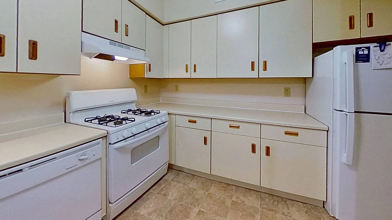 Arbor Lakes Apartments — Photo 3